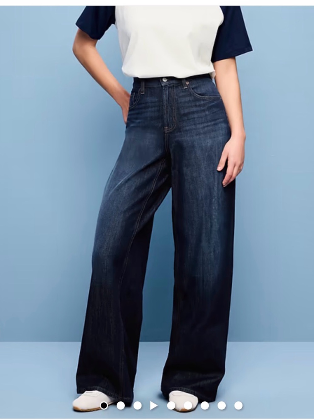 Old Navy Women's High Rise Wow Wide Leg Jeans Size 6 Dark wash Barrel leg jeans
